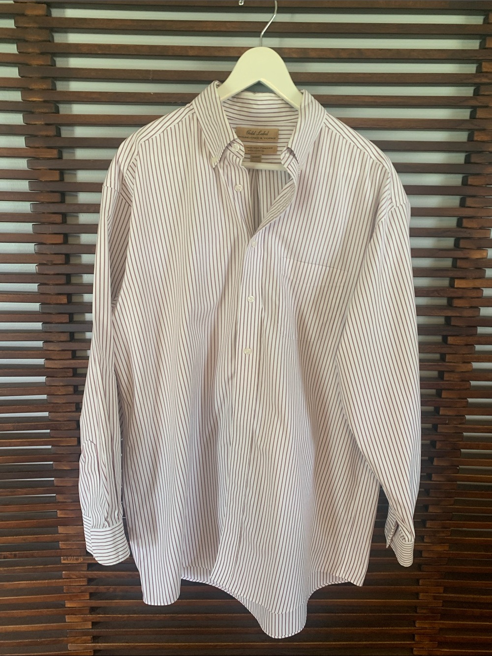 🎉NEW LISTING!🎉Roundtree & Yorke Men's Button-Down Stripe Shirt